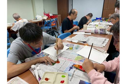 在葉的紋路裡尋找色彩